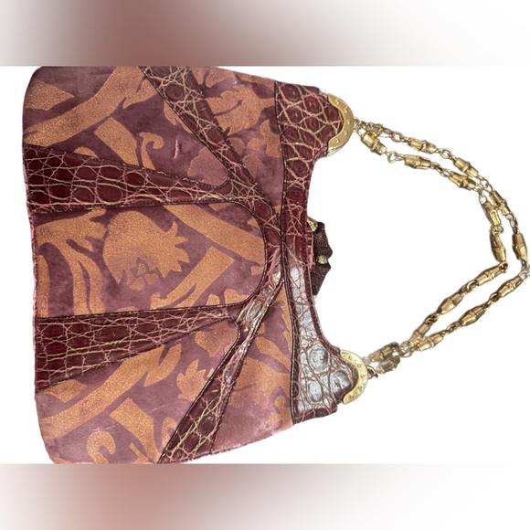 Limited edition Rare Gucci Crystal dragon bag
Tom Ford Gucci collection. - Picture 3 of 17